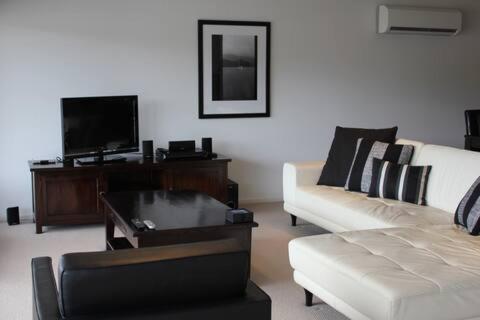 Pohutukawa Apartment Picton Esterno foto